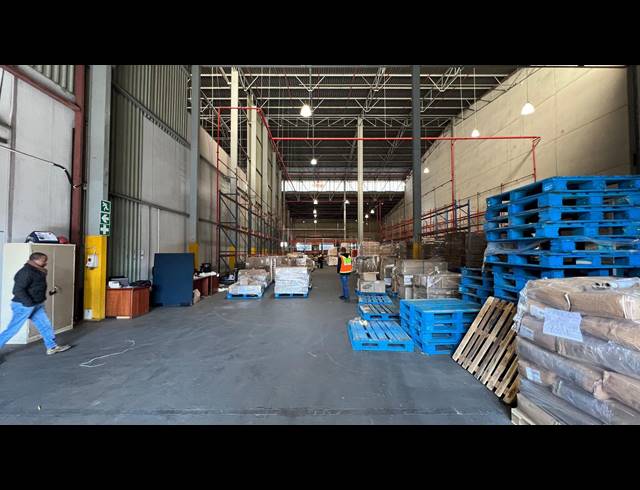 5,994M² WAREHOUSE TO LET IN ISANDO